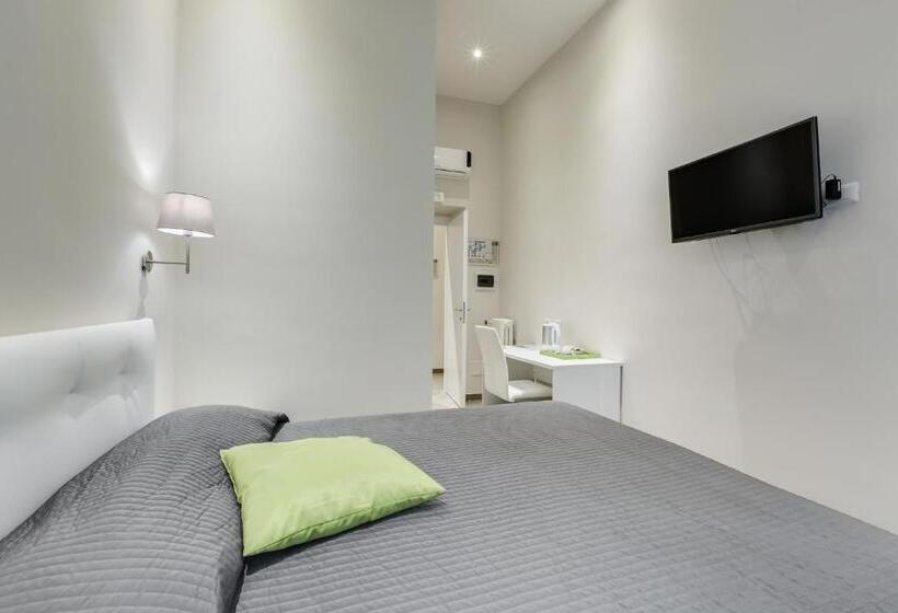 اتاق استاندارد یک نفره, Vaticano 38 Suites