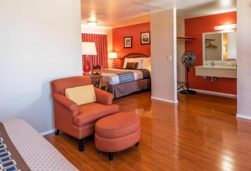 اتاق استاندارد با چشم‌انداز کوهستان, Flagstone Motel