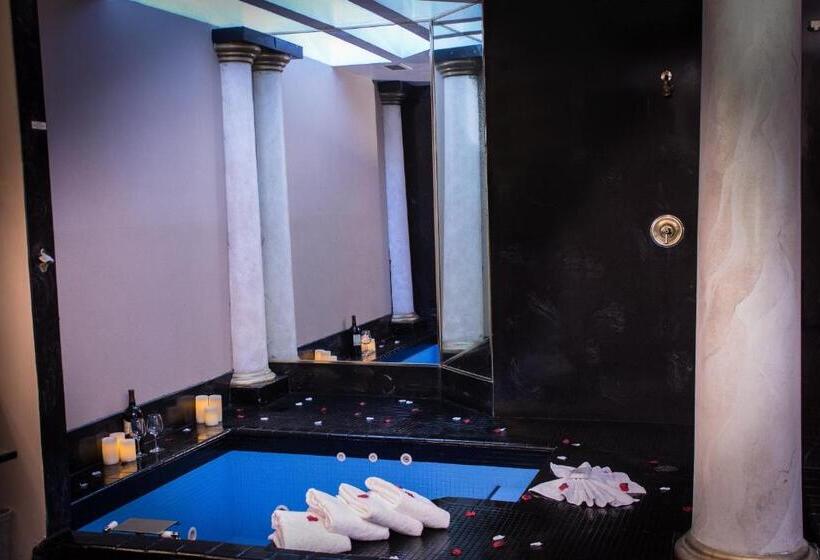 Suite, Postmarc Hotel And Spa Suites