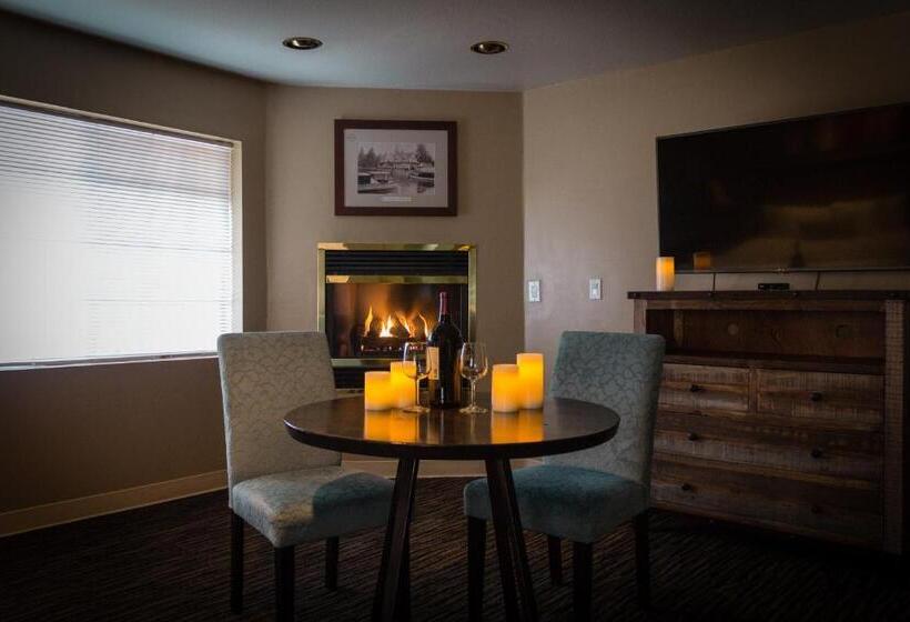 Suite, Postmarc Hotel And Spa Suites