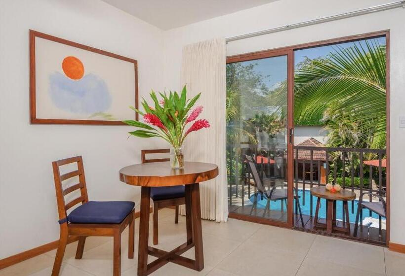 סוויטת ג'וניור, The Coast Beachfront