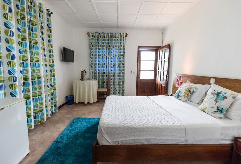 بنگله خانوادگی, Praia Accommodation