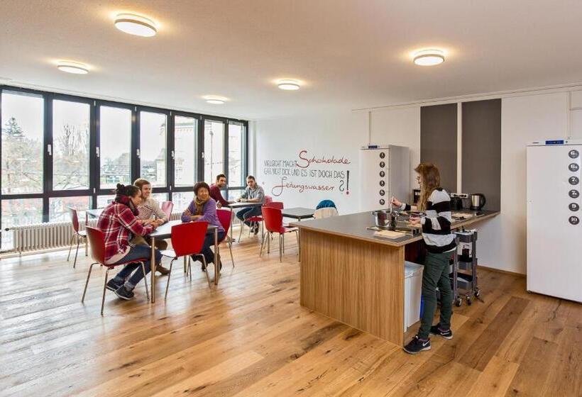 اتاق استاندارد یک تخته با سرویس بهداشتی مشترک, Inselhostel