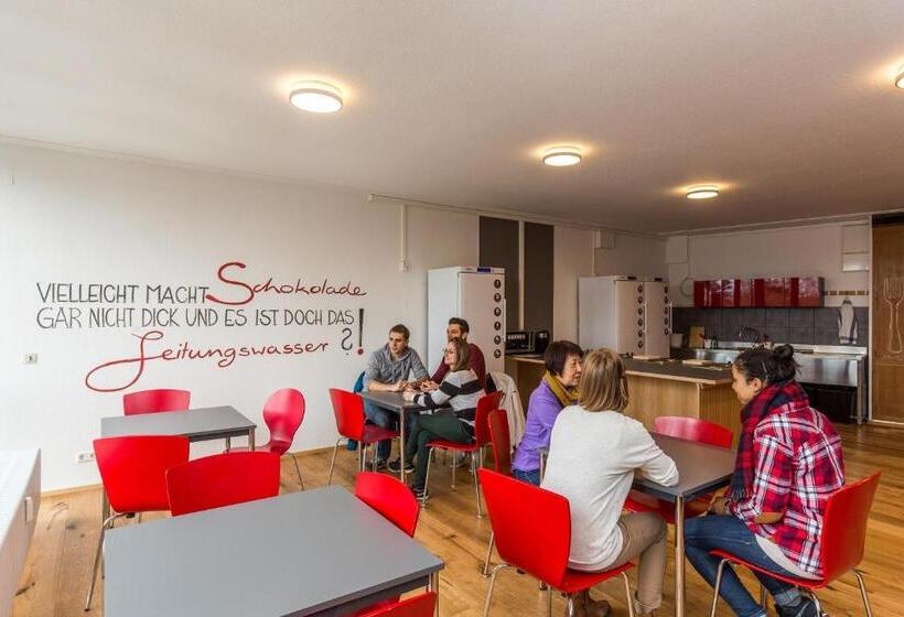 اتاق استاندارد با سرویس بهداشتی مشترک, Inselhostel