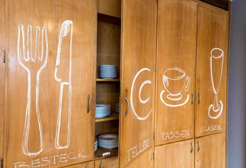 اتاق استاندارد با سرویس بهداشتی مشترک, Inselhostel