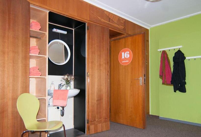 تختخواب در اتاق مشترک, Inselhostel