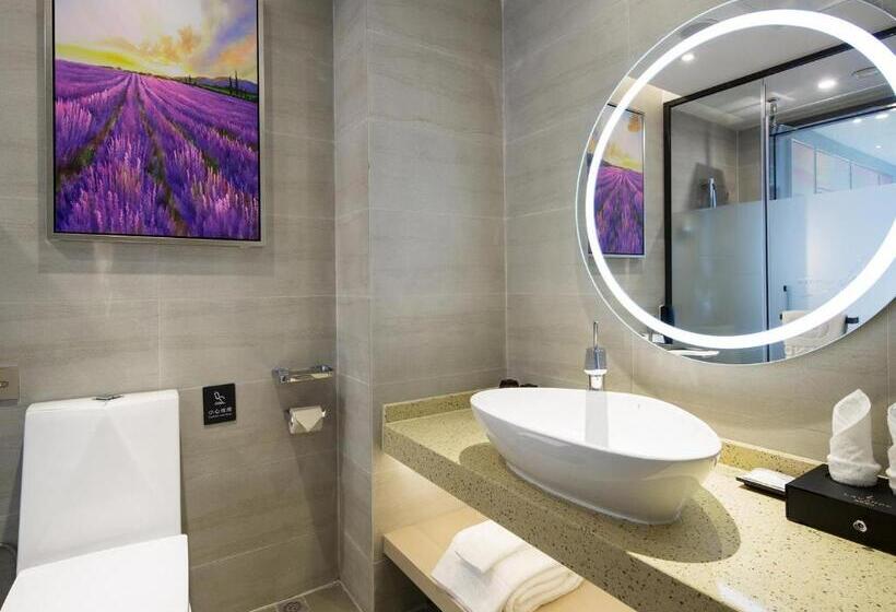 Номер Deluxe Кровать Кинг, Lavande Hotel Zhangjiajie Tianmenshan Dayongfucheng