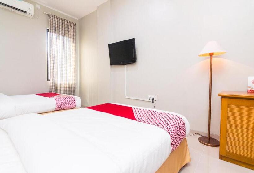 Quarto Deluxe, Capital O 1867 Kara Guest House