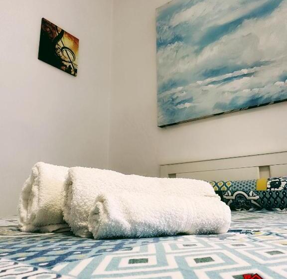 سوییت خانوادگی, Guest House La Maddalena