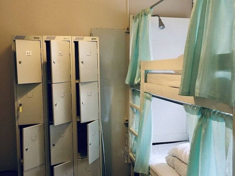 تختخواب در اتاق مشترک, Pasternak Hostel