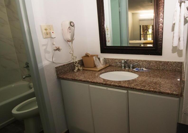 Номер Стандарт Кровать Кинг Адаптированный для Инвалидов, Sweet Dream Inn  University Park
