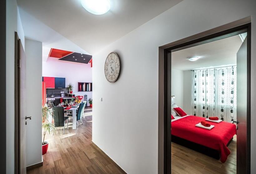 آپارتمان 2 خوابه با چشم‌انداز دریا, Apartments Sunshine Home