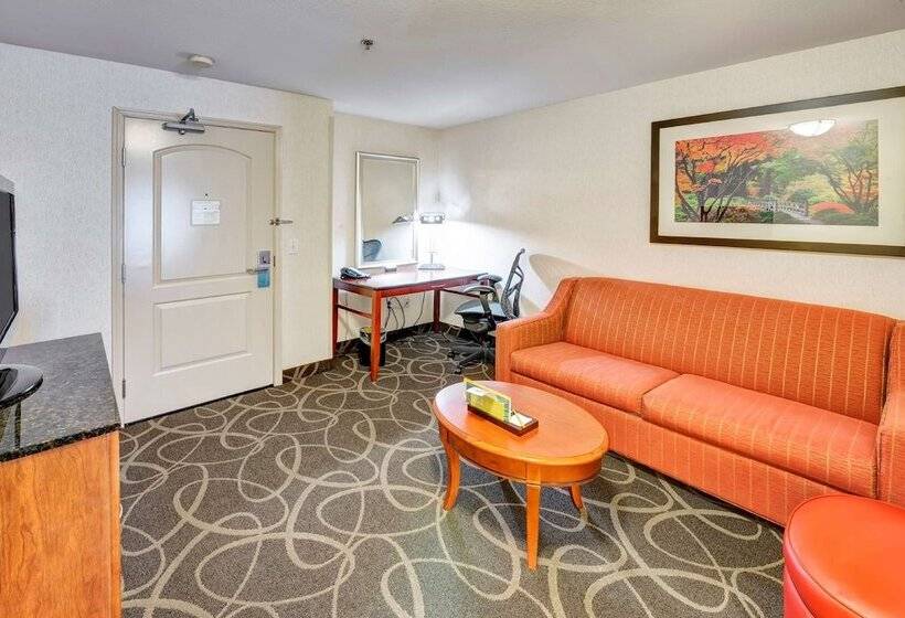 스위트 킹사이즈 침대, Hilton Garden Inn Portland Airport