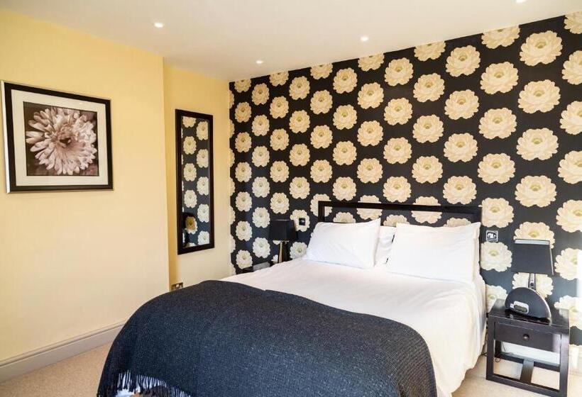 Family Suite, Crown