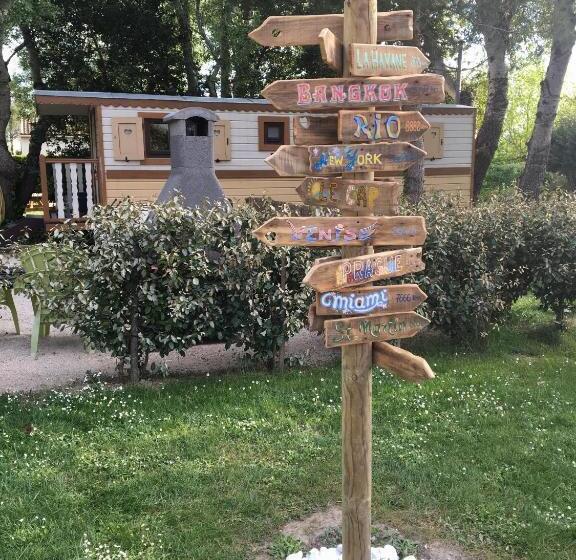 اتاق استاندارد, Des Roulottes En Provence