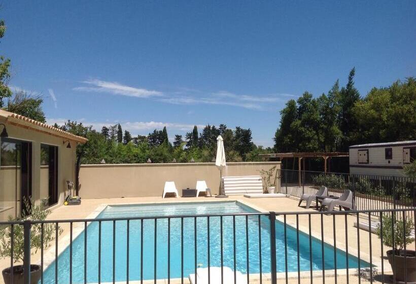 آپارتمان 1 خوابه, Des Roulottes En Provence