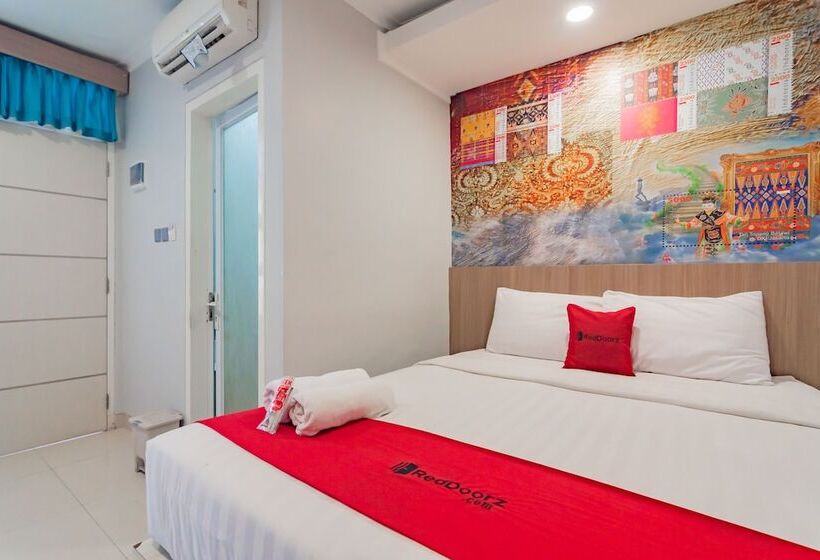 Номер Стандарт, Reddoorz Plus @ Point Phila Cihampelas
