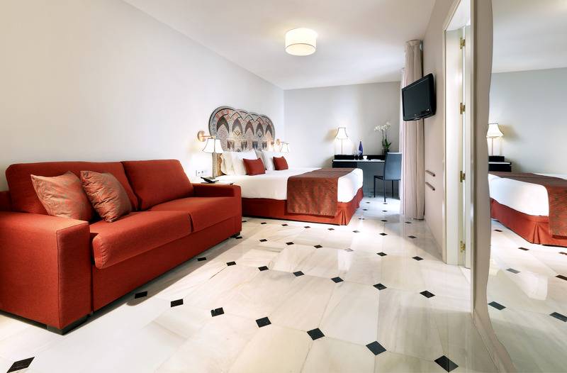 带大床的套房, Holiday Inn Express Hotel & Suites Tampa Rocky Point Island, An Ihg