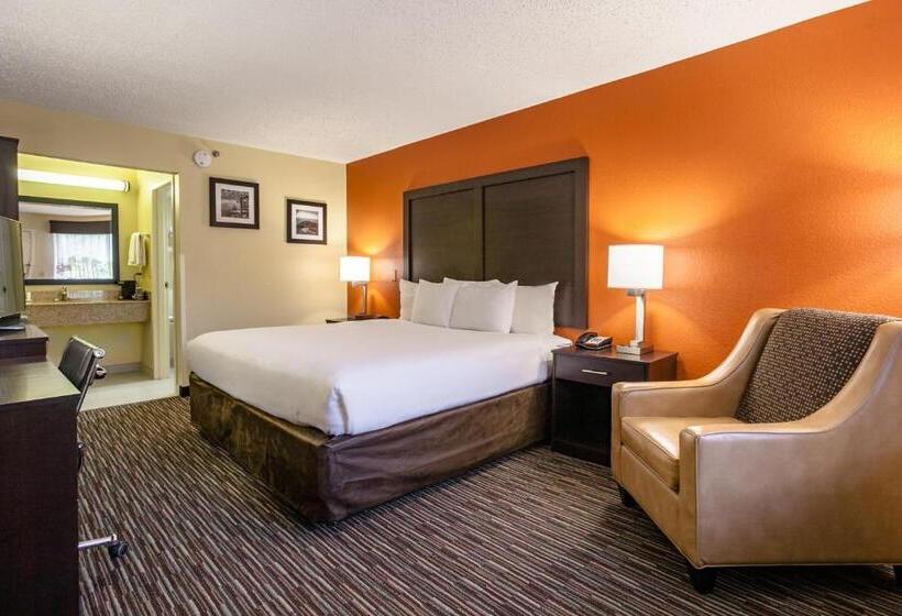 اتاق استاندارد با تخت بزرگ برای معلولان, Clarion Inn Biltmore Village