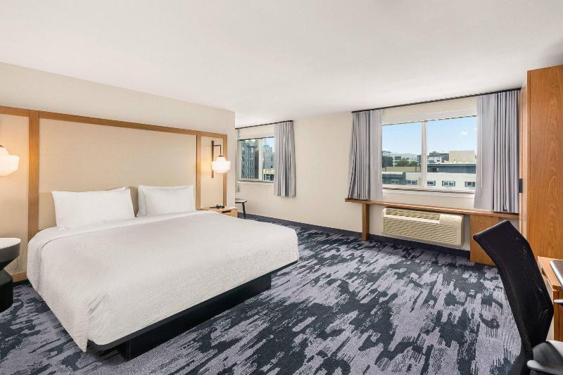 带大床的标准工作室, Holiday Inn Express Seattle City Center