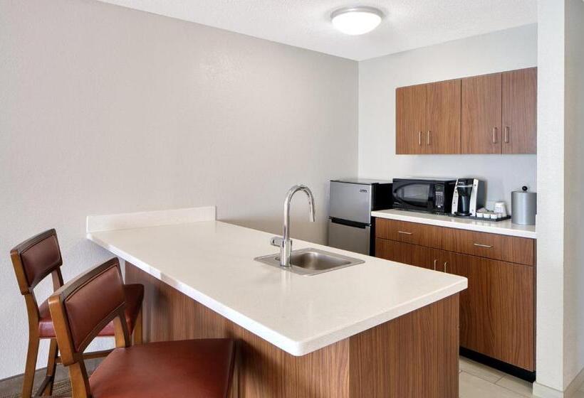 Люкс Кровать Кинг, Holiday Inn Express Statesboro, An Ihg