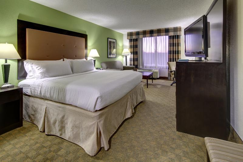 Стандартный Номер Кровать Кинг, Holiday Inn Staunton Conference Center, An Ihg