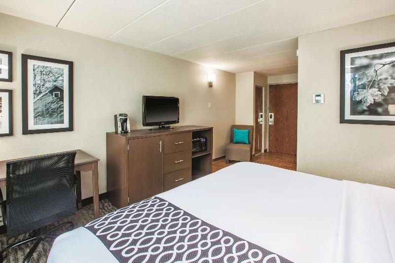 Номер Deluxe Кровать Кинг, La Quinta By Wyndham Sturbridge