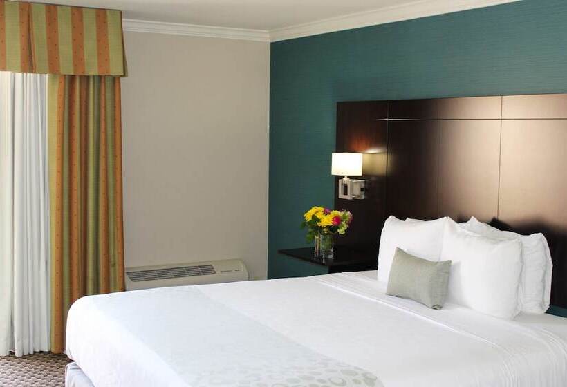 발코니가 있는 스위트, Best Western Plus La Mesa San Diego