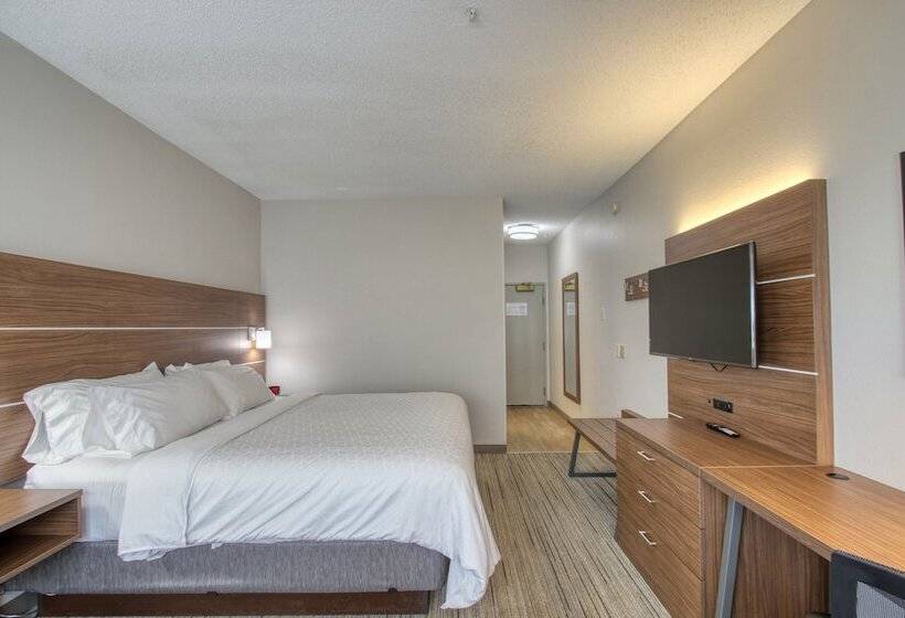 Номер Стандарт, Holiday Inn Express Hotel & Suites Oshkosh   State Route 41, An Ihg