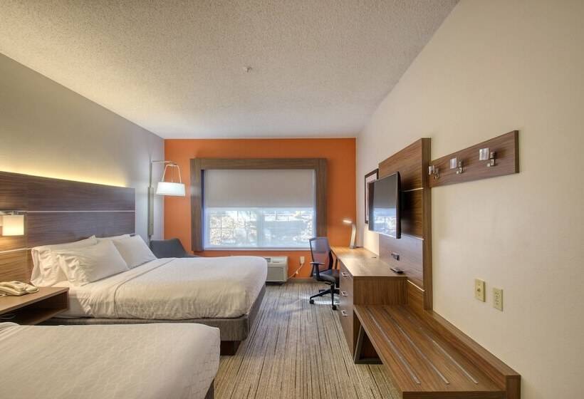 Номер Стандарт Адаптированный для Инвалидов, Holiday Inn Express Hotel & Suites Oshkosh   State Route 41, An Ihg