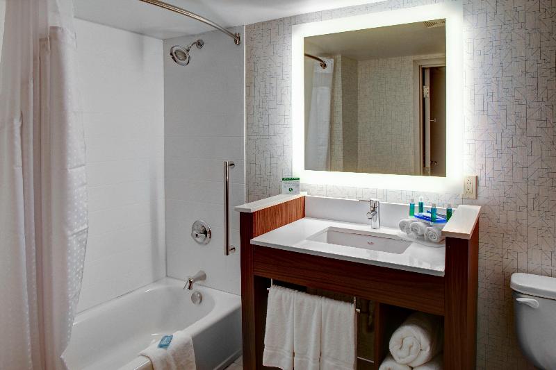 Номер Стандарт, Holiday Inn Express Richmond Mechanicsville, An Ihg