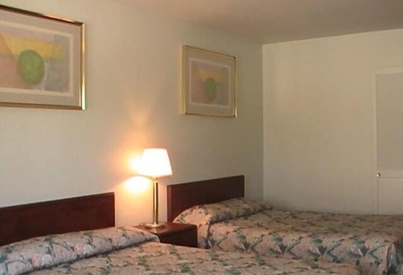 Номер Стандарт 2 Двуспальные Кровати, Hometown Inn Galion