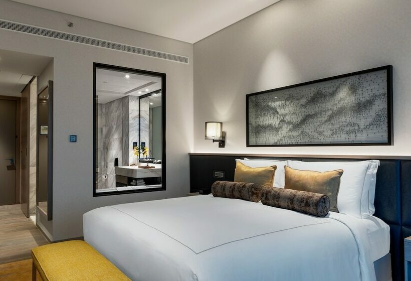 Номер Клуб Кровать Кинг, Taj Jumeirah Lakes Towers