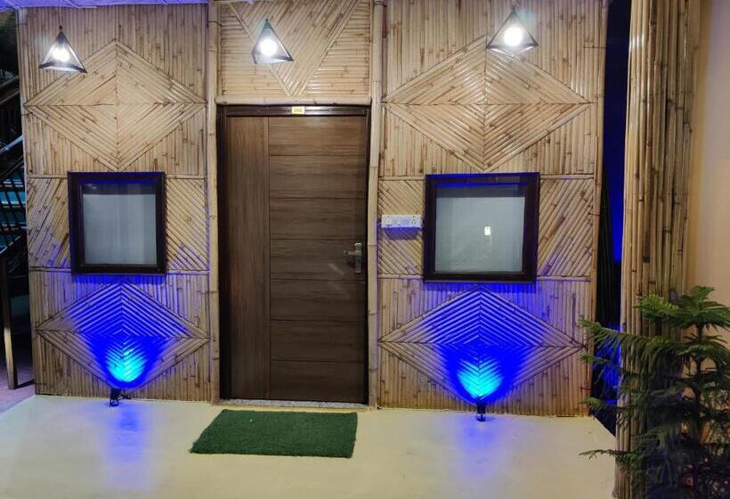 Стандартный Номер Кровать Кинг, Bamboo Castle