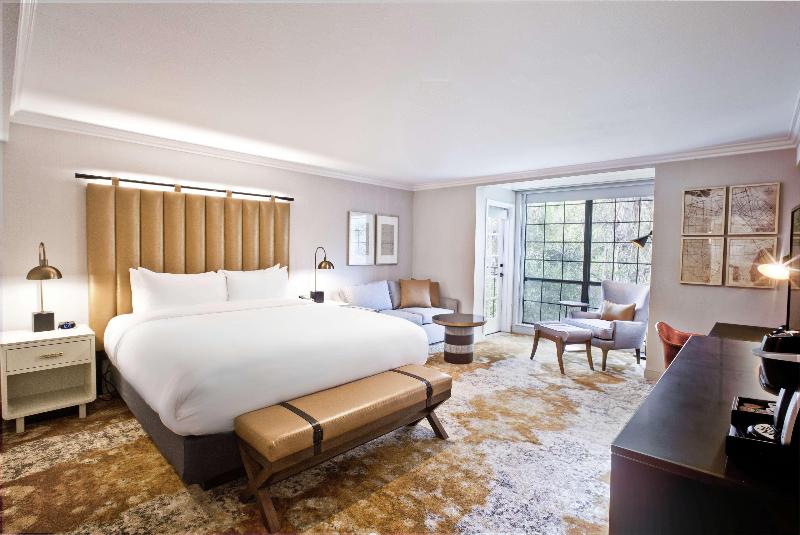 스탠다드 발코니 룸, The Inn At Saratoga, Tapestry Collection By Hilton
