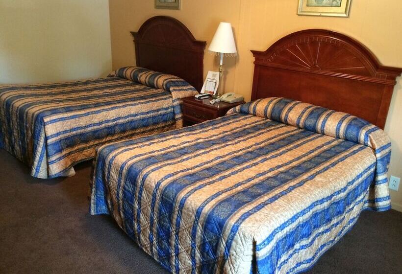 Номер Стандарт 2 Двуспальные Кровати, Howards Motel