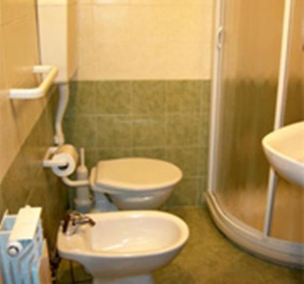 Четырехместный Номер Стандарт, Albergo Montenerone