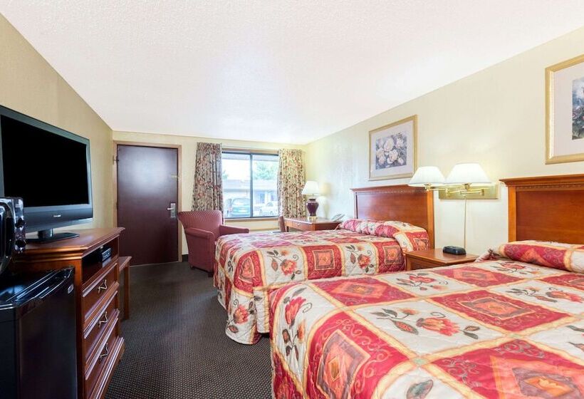 Номер Стандарт 2 Двуспальные Кровати, Americas Best Value Inn Martinsburg