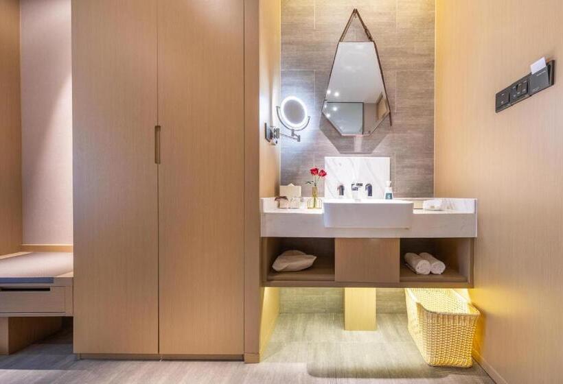 Номер Superior, Atour Hotel Ningbo Sanjiangkou Bund Book City