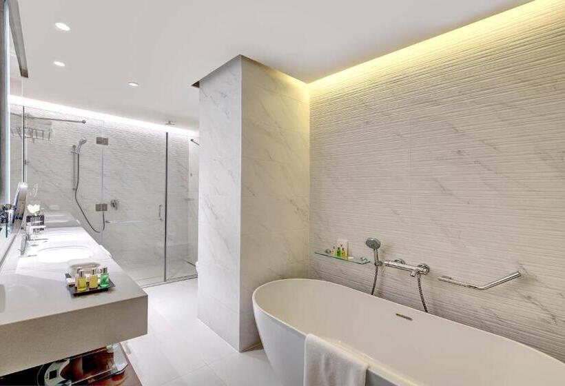 سوییت لوکس, Millennium Place Barsha Heights Hotel