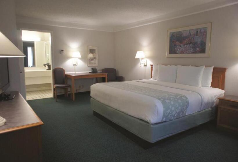 장애인을 위한 킹사이즈 침대 스탠다드 룸, Days Inn By Wyndham Georgetown