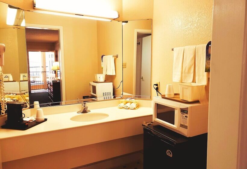 غرفه قياسيه سريرين مزدوجين, Econo Lodge Richmond North Chesterfield
