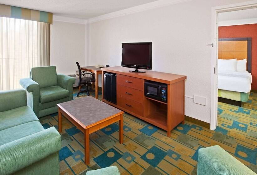 스위트 킹사이즈 침대, La Quinta By Wyndham Nashville Airport/opryland