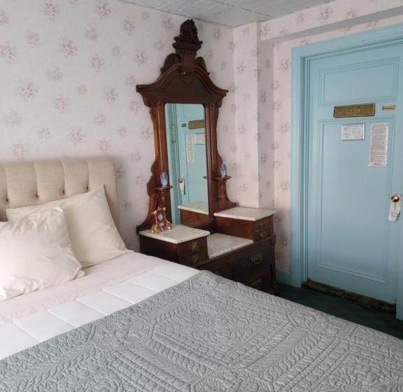 Четырехместный Номер Deluxe, Lowell Inn