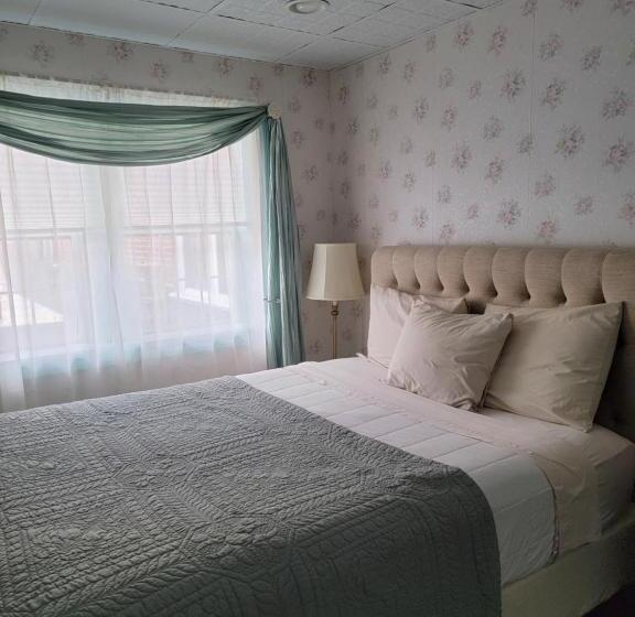 Четырехместный Номер Deluxe, Lowell Inn