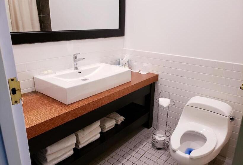 Четырехместный Номер Deluxe, Lowell Inn