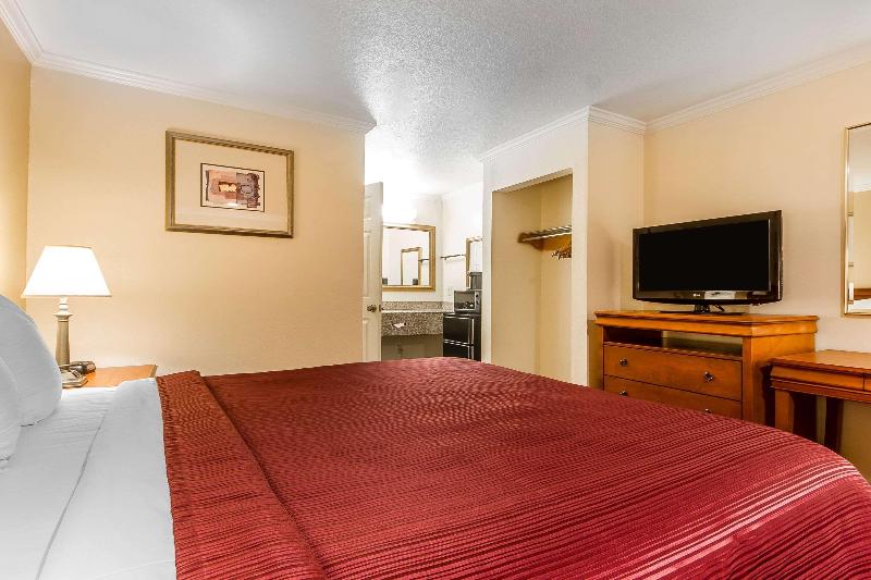 带大床的标准间, Quality Inn & Suites Gilroy