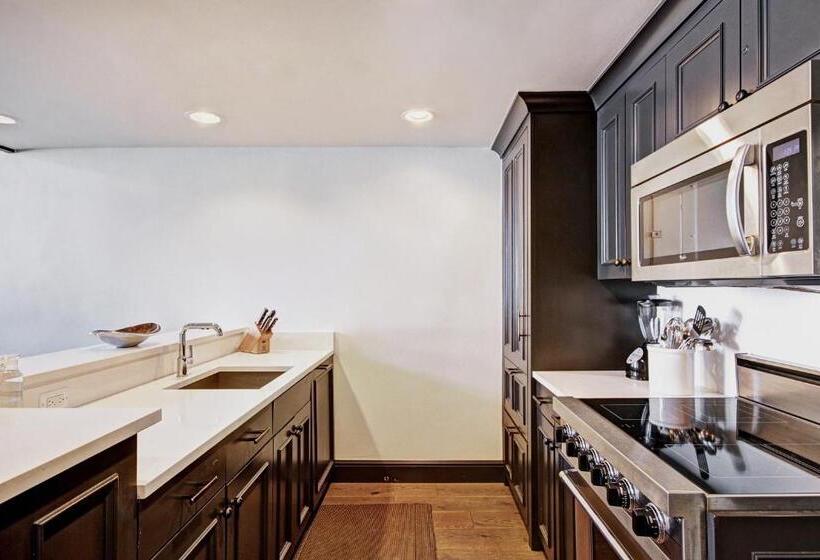 2 Bedroom Premium Apartment, Lodge At Vail, A Rockresort