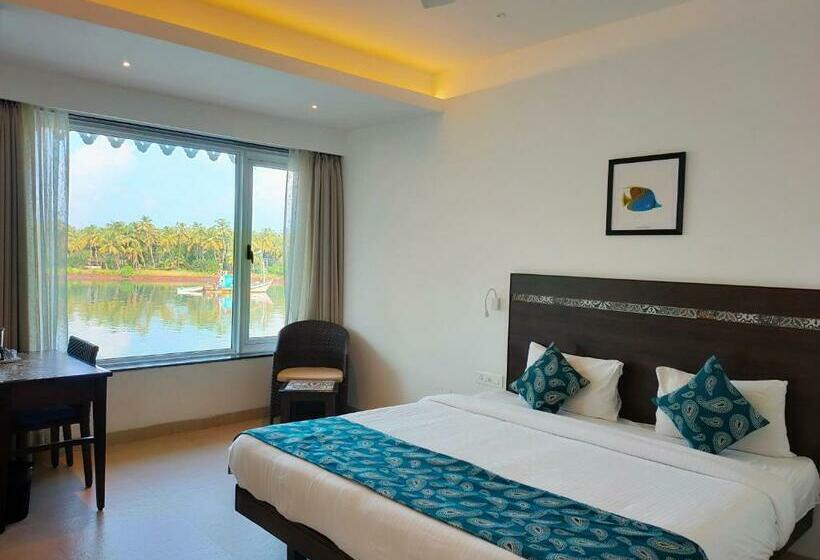 디럭스 룸, Indy Waterfront Resort