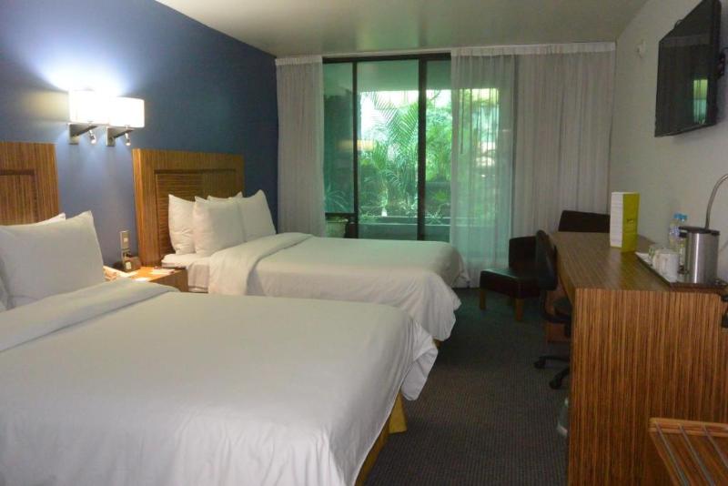 Quarto Estandar Cama King, Marqueen
